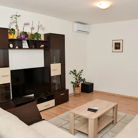 Buki One Bedroom With Balcony And Sea View Задар