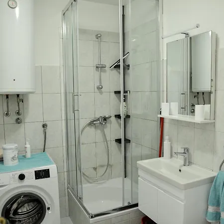 公寓 Buki One Bedroom With Balcony And Sea View