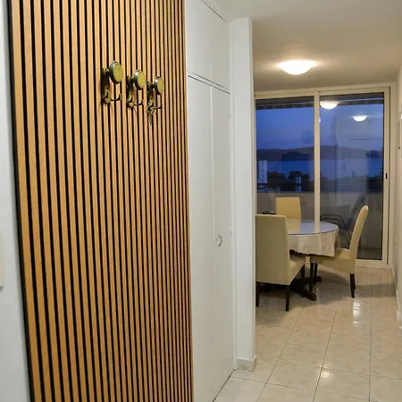 Apartmán Buki One Bedroom With Balcony And Sea View *